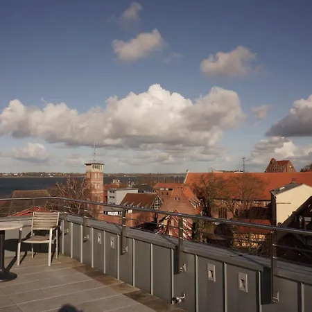 Am Theater * Stralsund