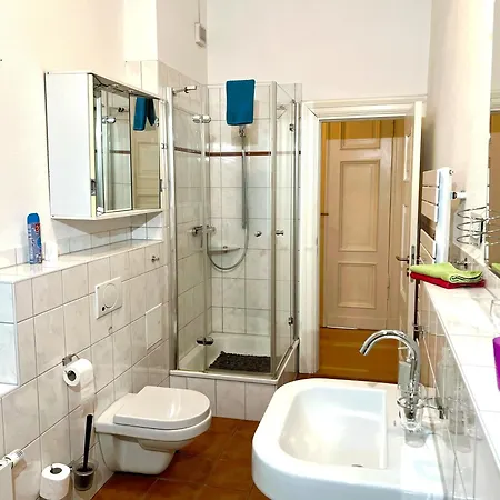 Am Theater Apartment